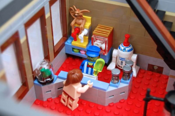 lego_jabbas_palace_cinema05