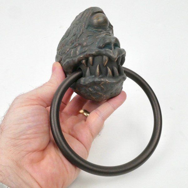 regal_robot_jabba_towel_holder1