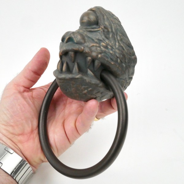 regal_robot_jabba_towel_holder3